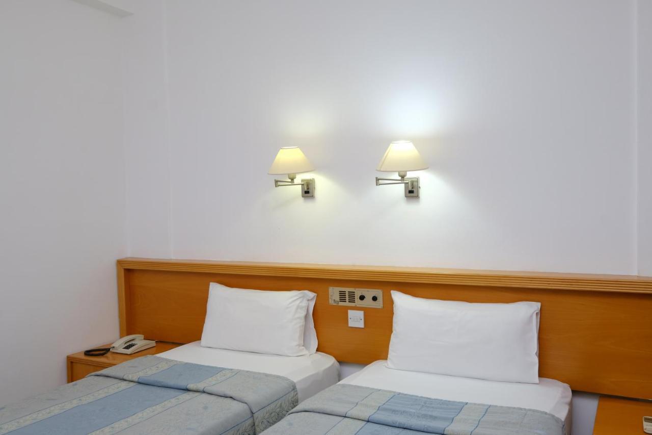 Flamingo Beach Hotel Larnaca Ngoại thất bức ảnh