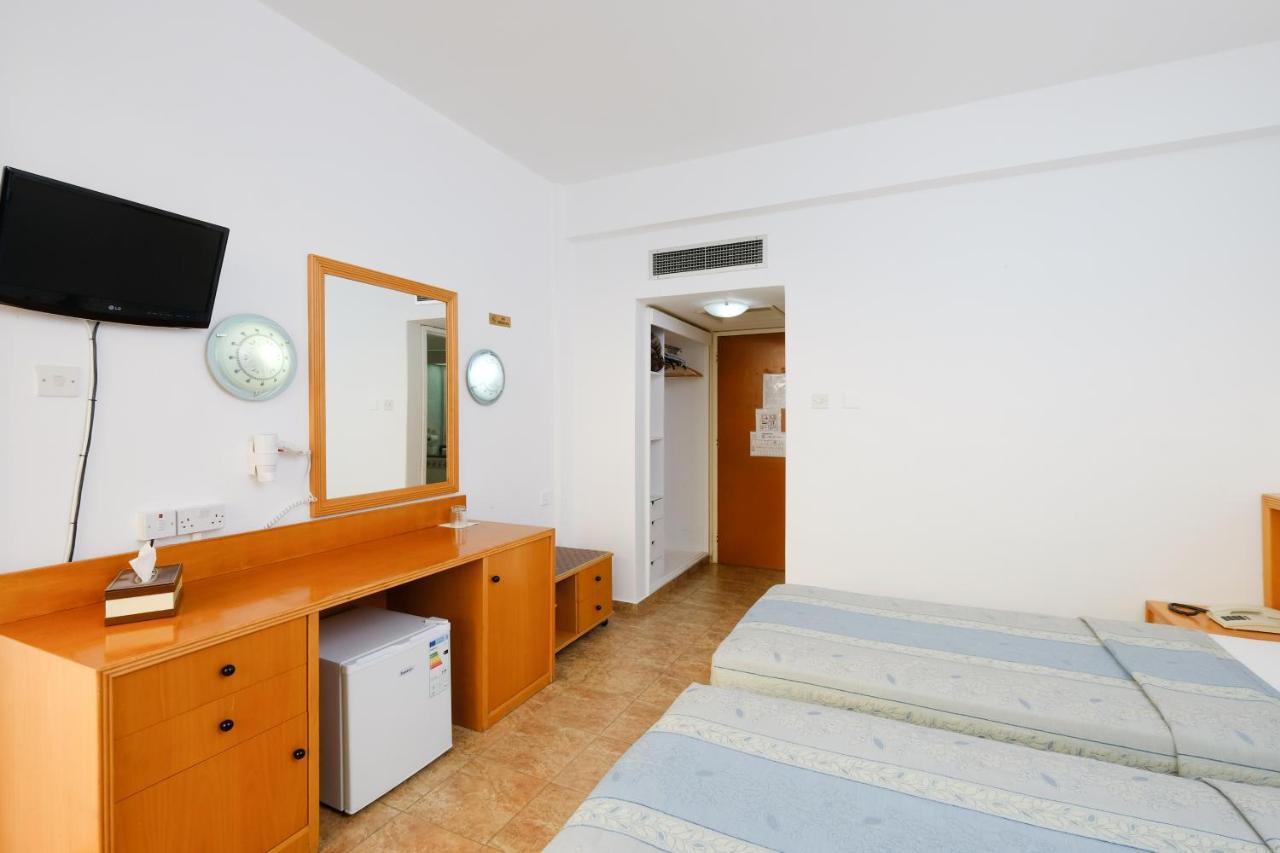 Flamingo Beach Hotel Larnaca Ngoại thất bức ảnh