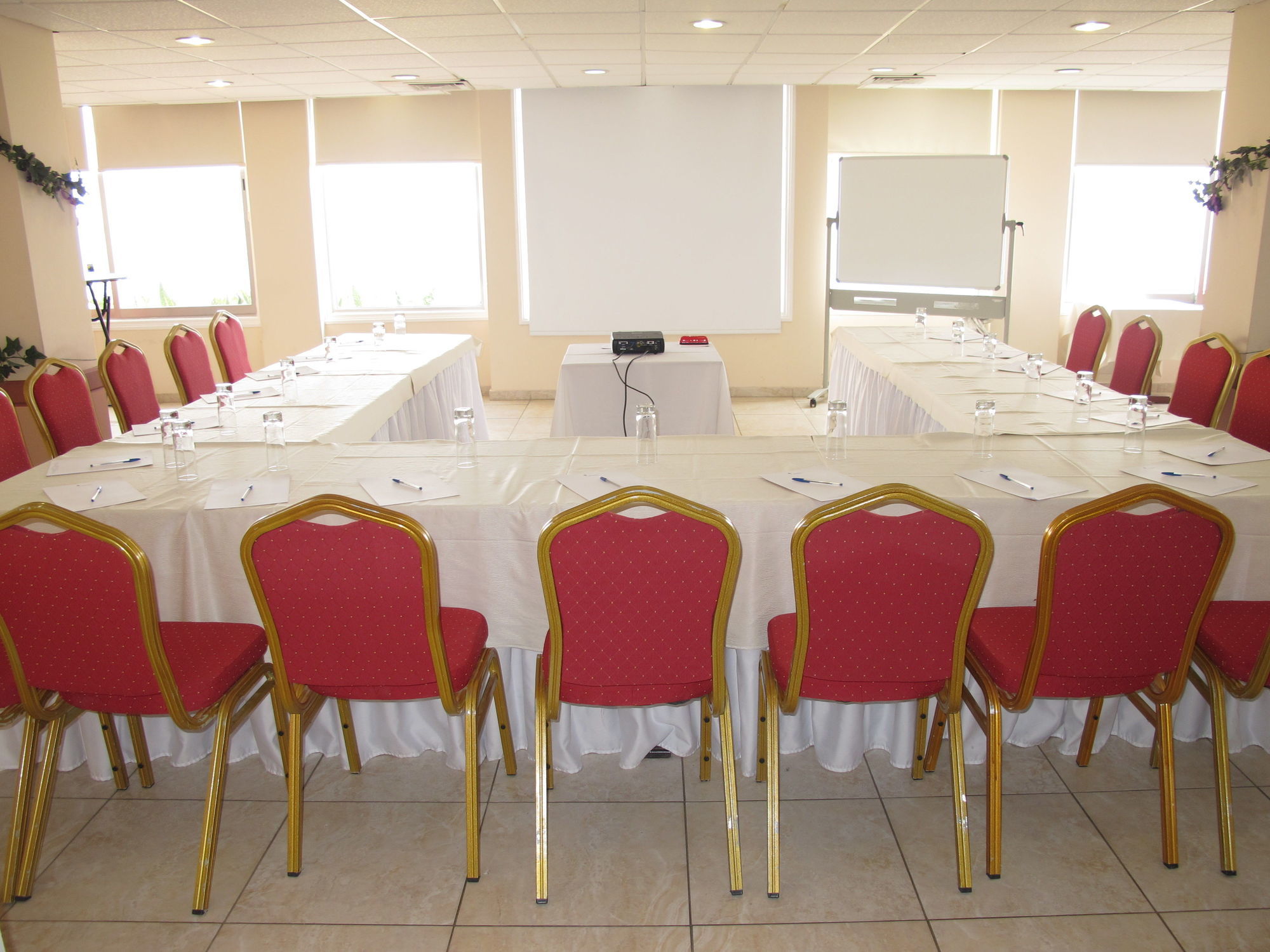 Flamingo Beach Hotel Larnaca Ngoại thất bức ảnh