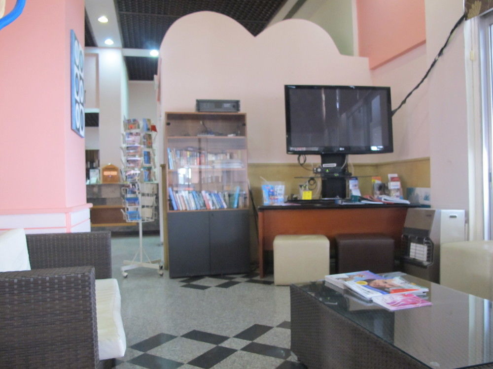 Flamingo Beach Hotel Larnaca Ngoại thất bức ảnh