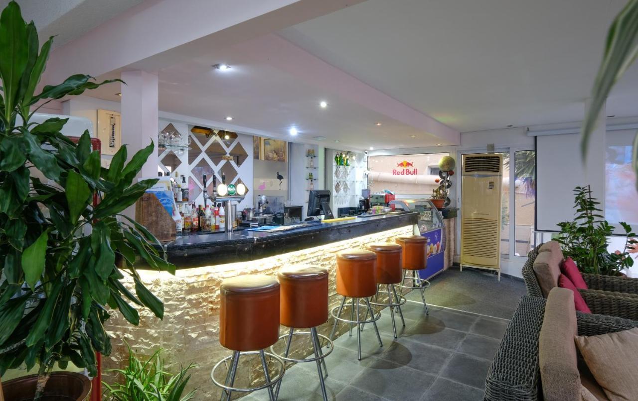 Flamingo Beach Hotel Larnaca Ngoại thất bức ảnh