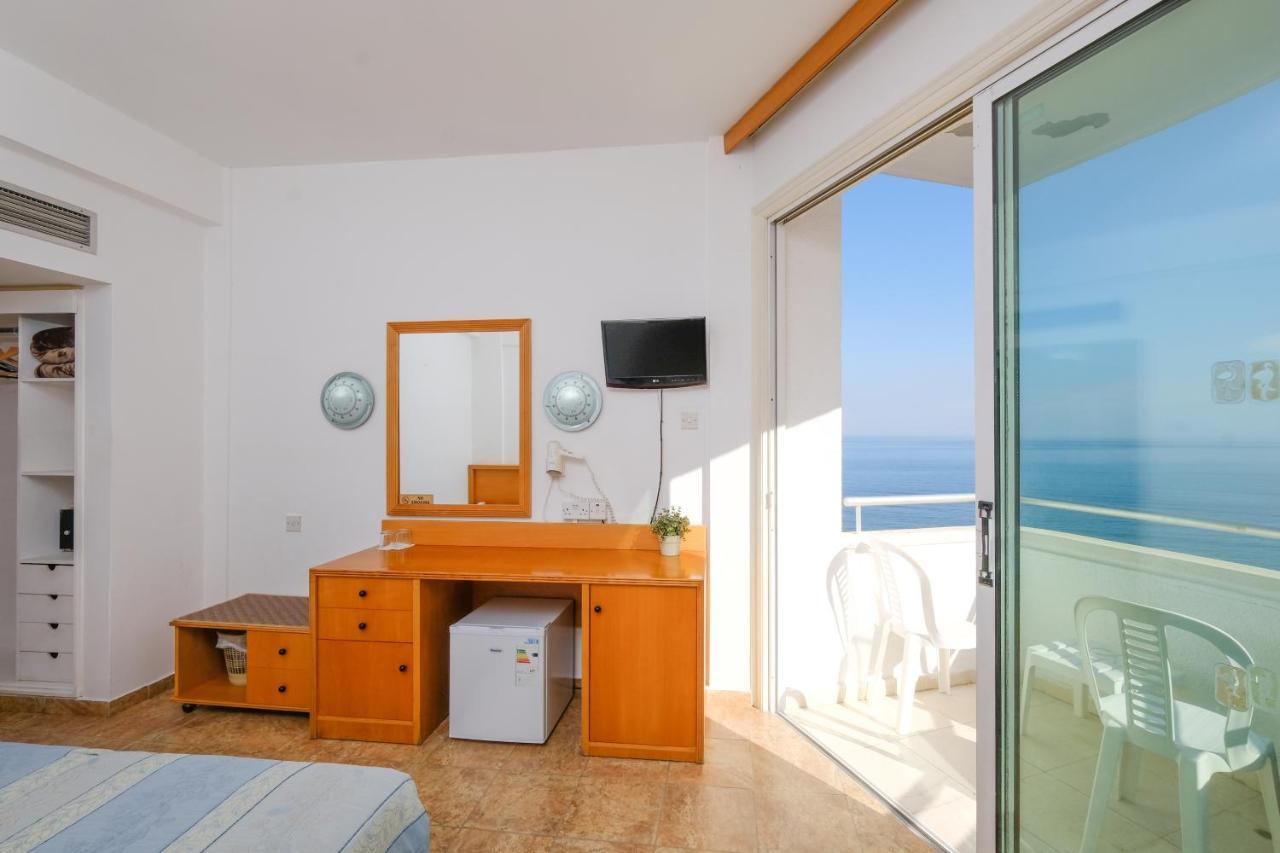 Flamingo Beach Hotel Larnaca Ngoại thất bức ảnh