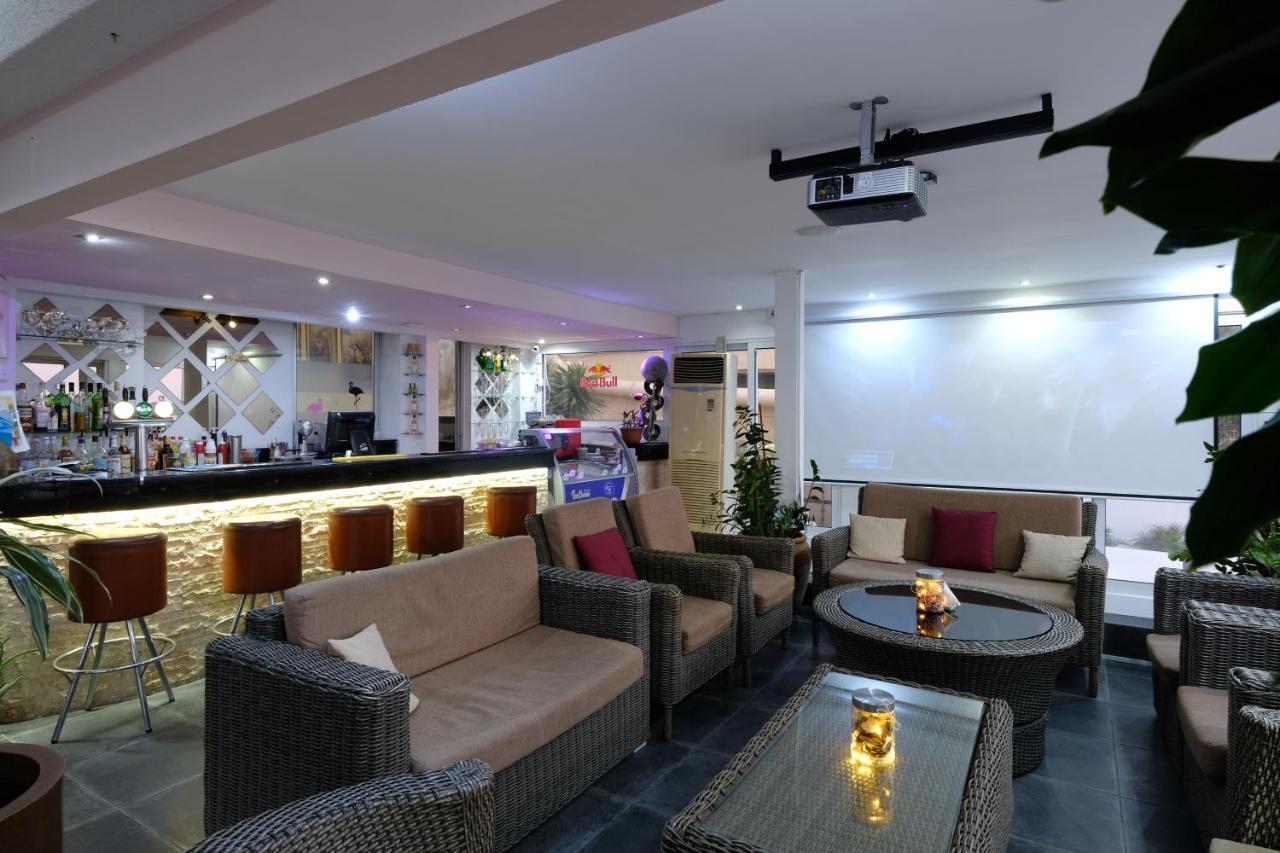 Flamingo Beach Hotel Larnaca Ngoại thất bức ảnh