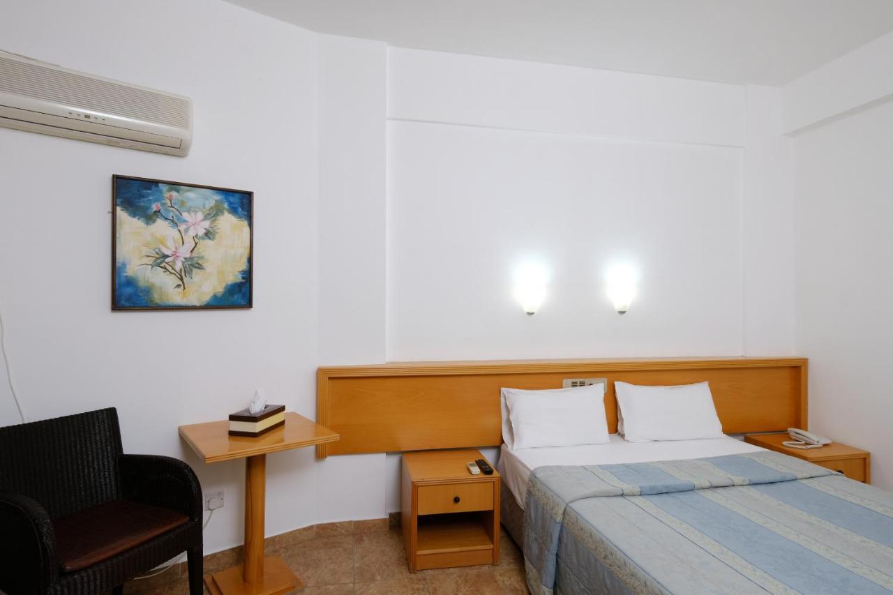 Flamingo Beach Hotel Larnaca Ngoại thất bức ảnh